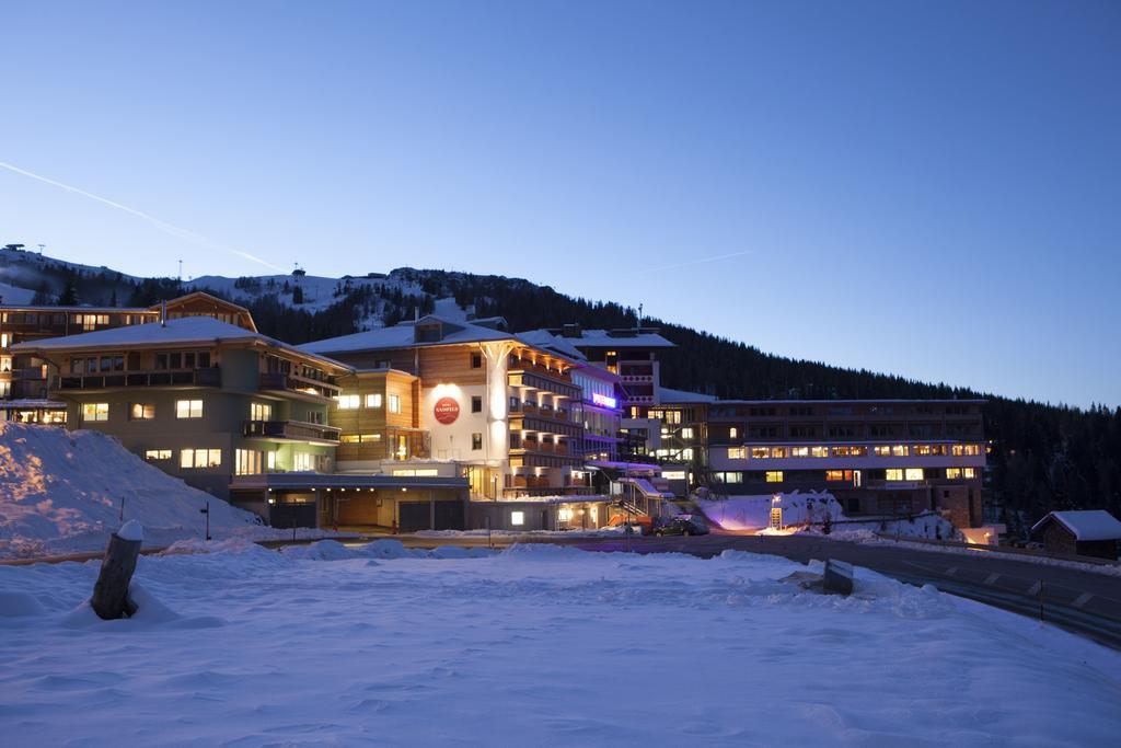 Hotel Nassfeld ゾンネンアルペ・ナスフェルト エクステリア 写真